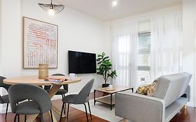 Urban Oasis Apartment With Pool & Parking